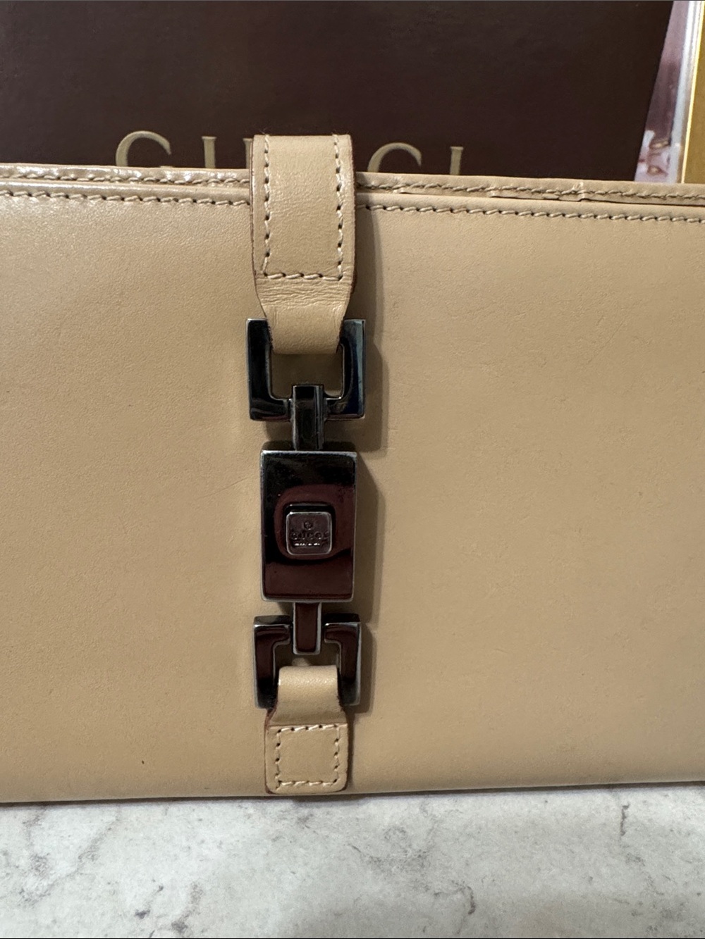 Gucci Jackie Beige Leather long Wallet with Silver-Tone piston lock in box - Picture 3 of 12